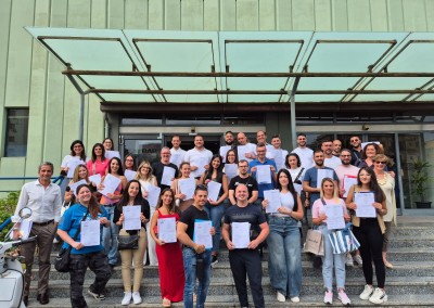 i neo assunti fuori azienda RAp di piazzetta Cairoli